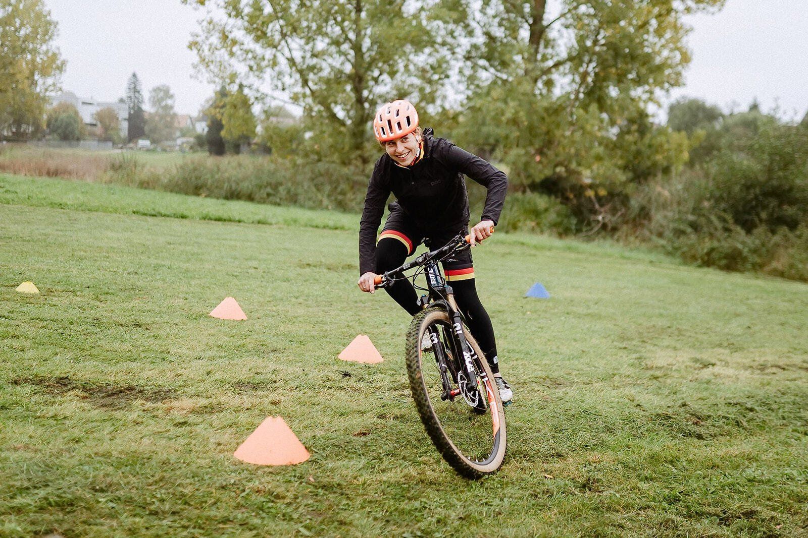 Heilpraktiker Fahrradgarage Meisterbetrieb kälte klima lüftung wärmepumpen solar photovoltaik