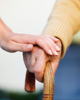 Die Oma haltet Ihren