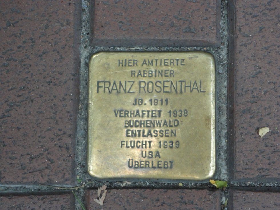 Stolperstein in der Nähe der Synagoge in Mannheim; Name: Franz Rosenthal