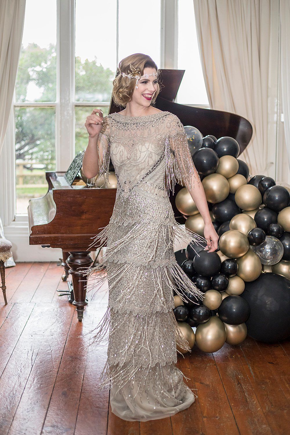 Gatsby themed wedding bride dancing spinning