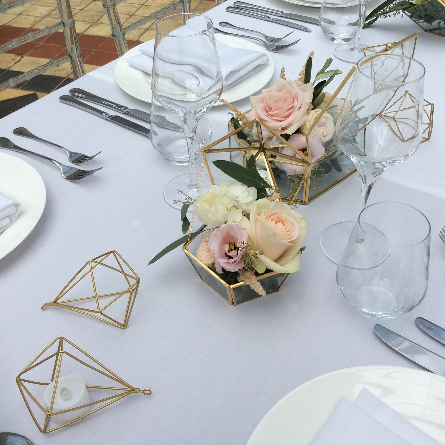 cream blush roses gold terrarium centrepiece
