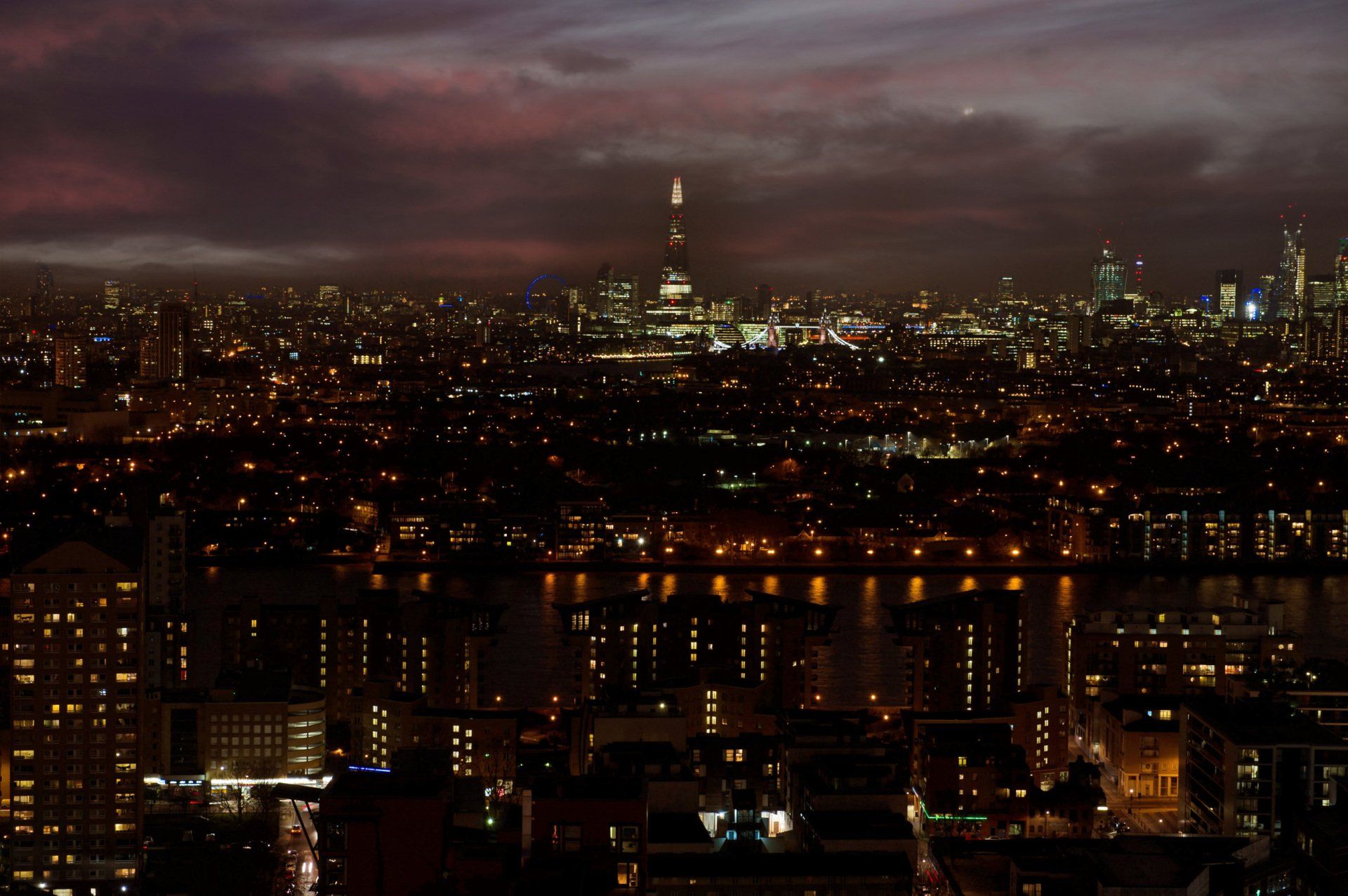 London by night shot by Gold Lens Photography