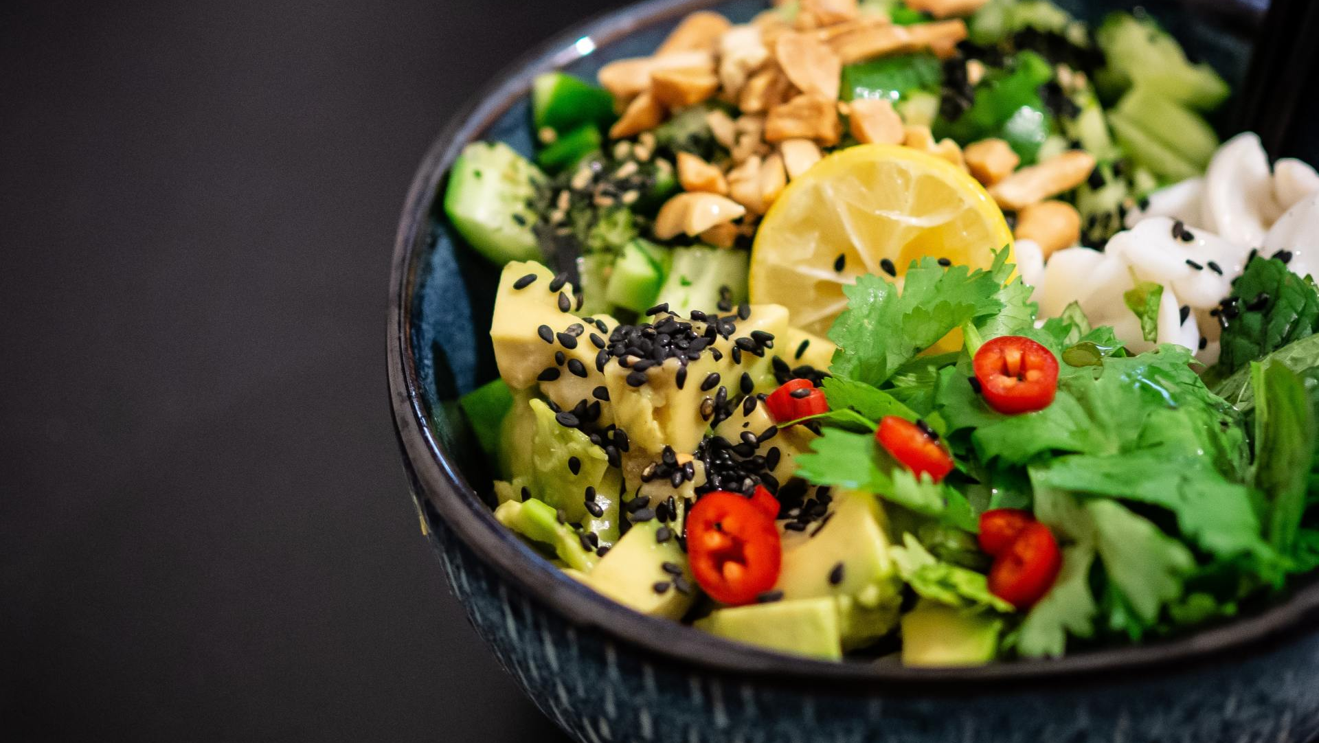 picture of a bowl of salad