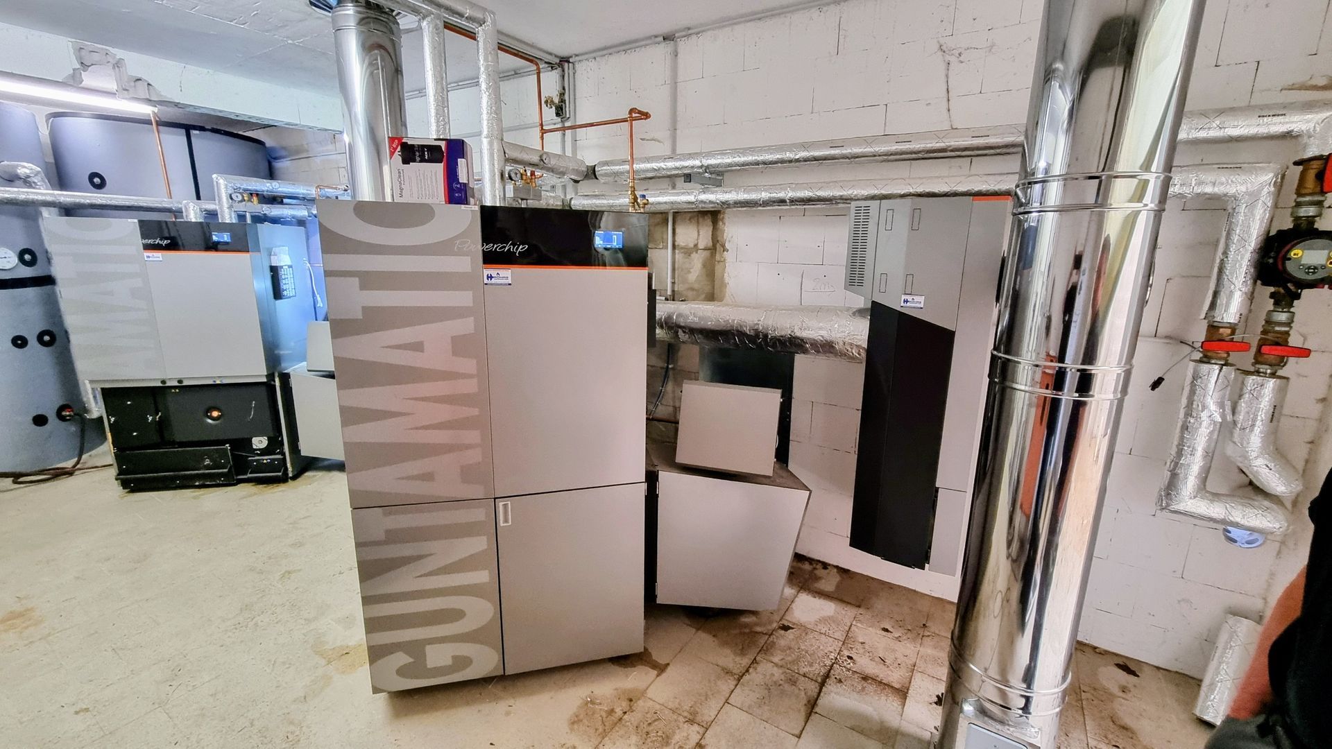 Guntamatic Powerchip 2 x 100 kW Ferienhof