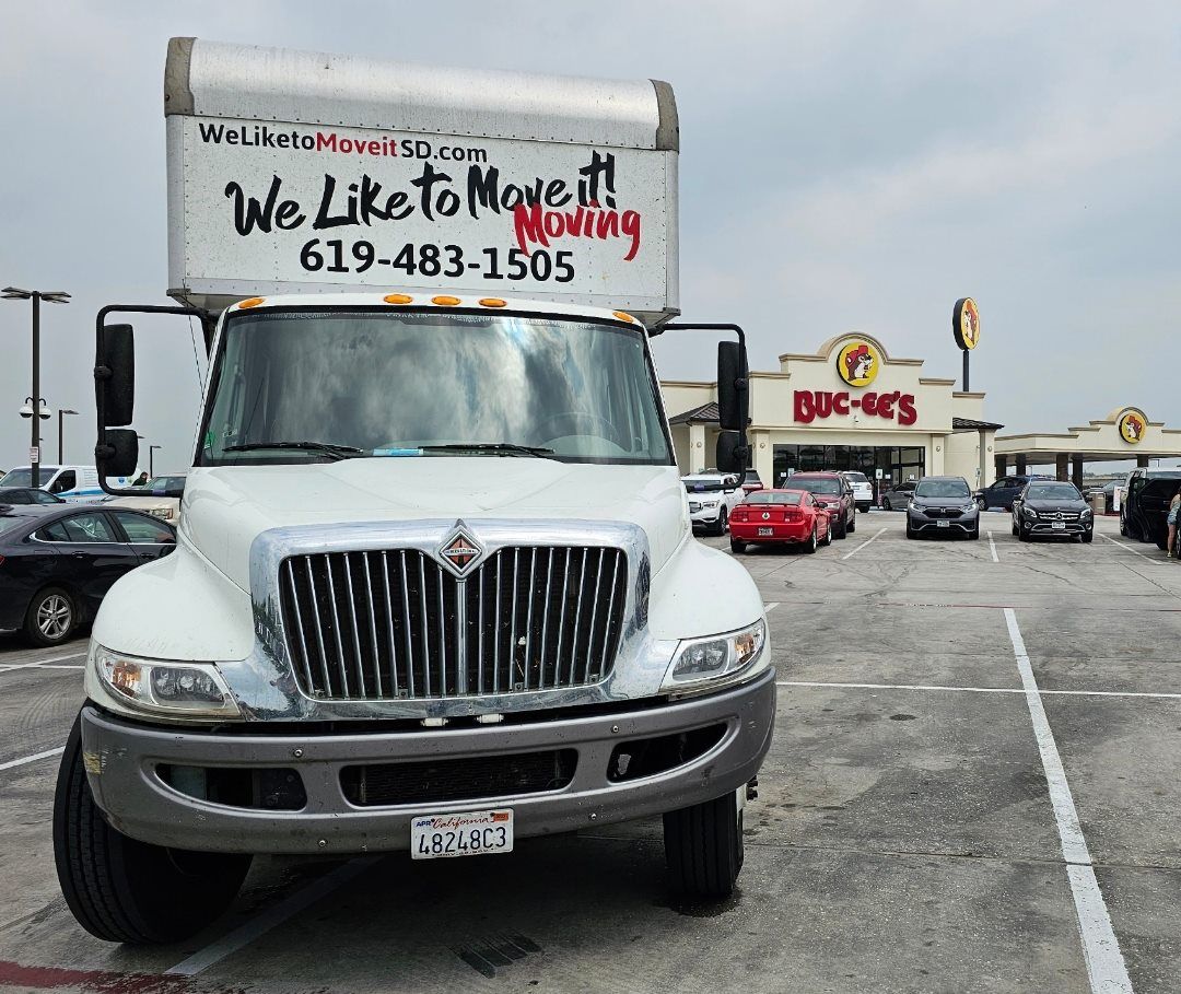 Moving truck
