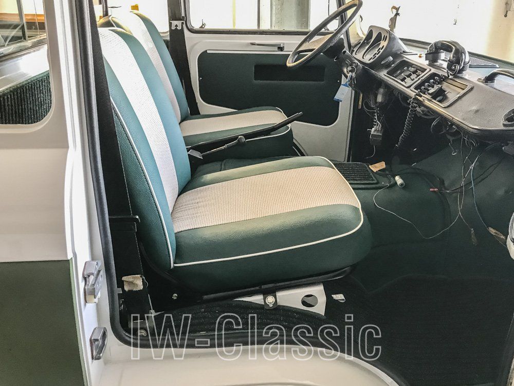 Das Führerhaus eines Barkas B1000 Polizeiwagens Das Führerhaus eines Barkas B1000 Polizeiwagens