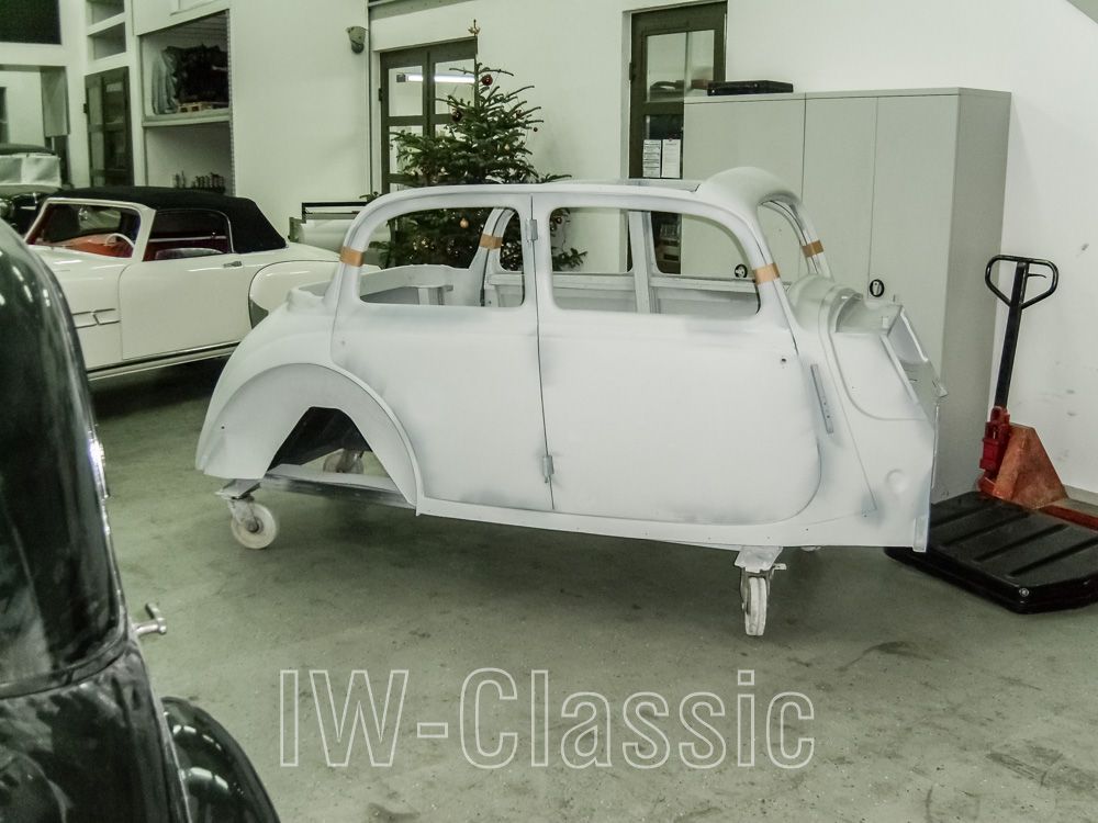 Mercedes Benz 170V Karosserie vor Restauration in unserer Oldtimer Werkstatt in Leipzig