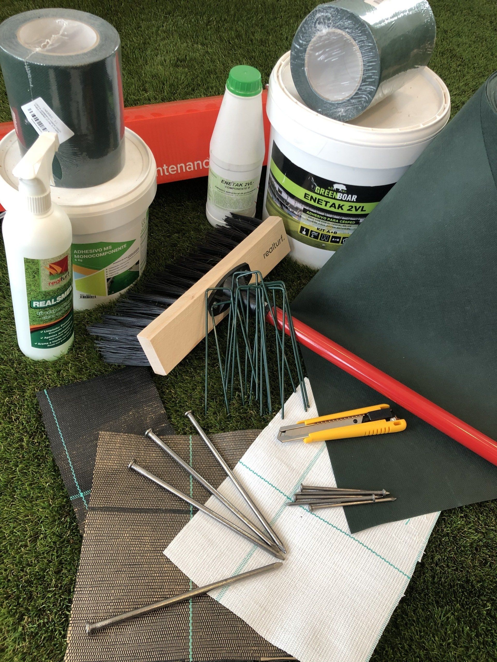 distribuidor césped artificial, comprar césped artificial, comprar accesorios jardín, vendedor césped artificial