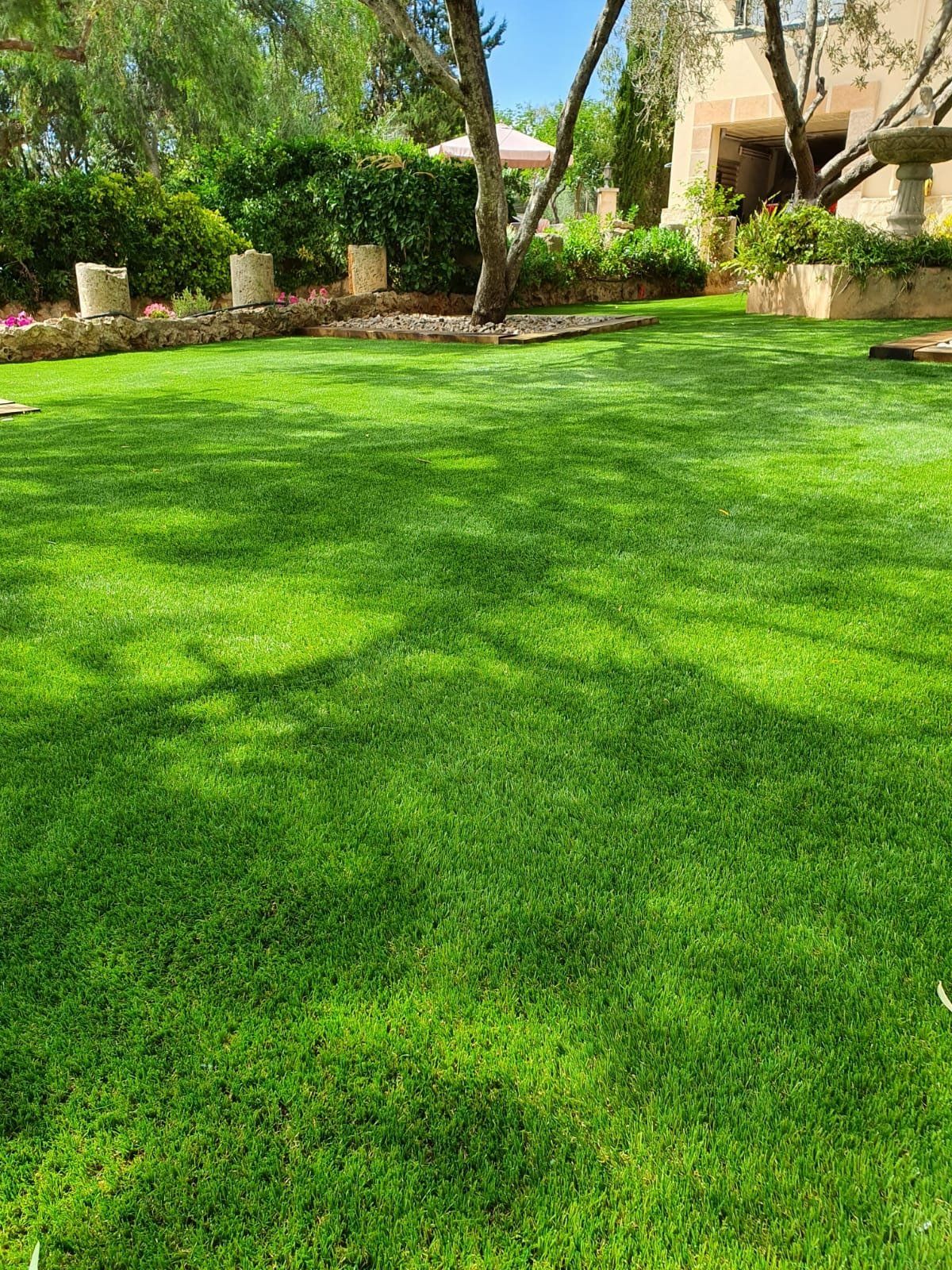 Césped artificial Baleares, Venta de césped artificial en Mallorca, césped decorativo, césped para jardín, césped zona piscina, césped terraza