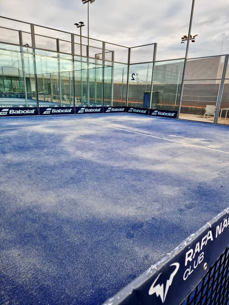 pista padel rafa Nadal academy cesped artificial baleares Mallorca