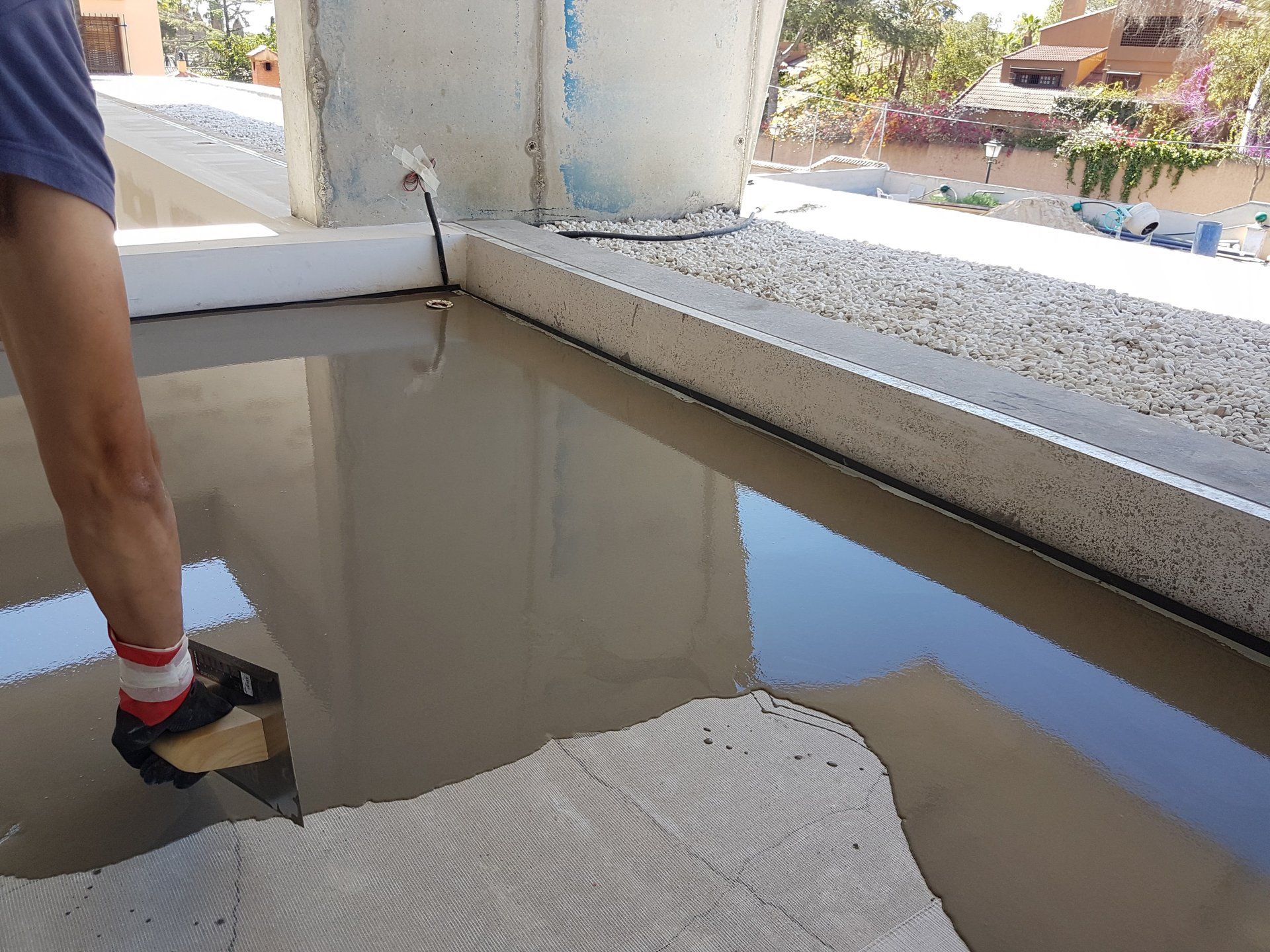 Autonivelante capa fina Mapei