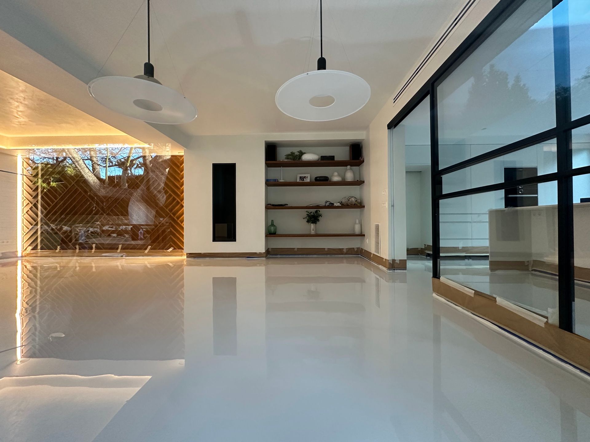 Autonivelante decorativo blanco