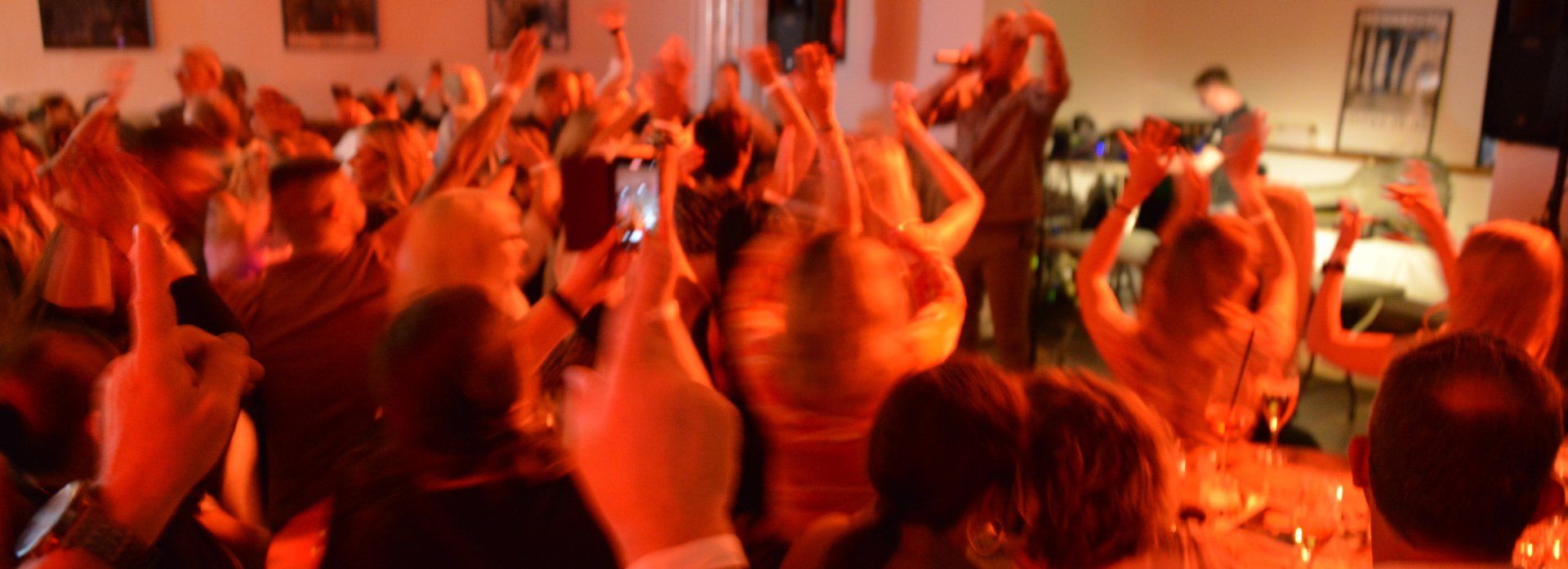 Feiernde Partygäste