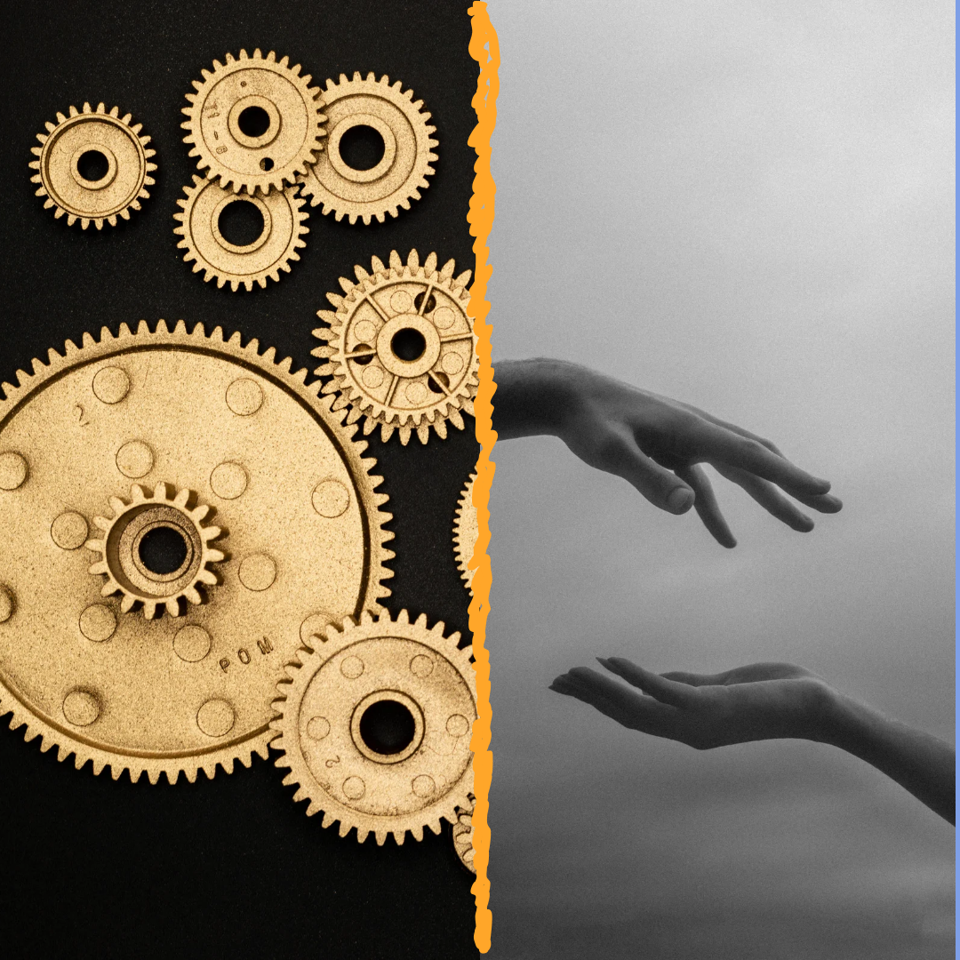 Zahnräder als Metapher für Unternehmensprozesse, Hände als Symbol für Kunden- und Mitarbeiter.