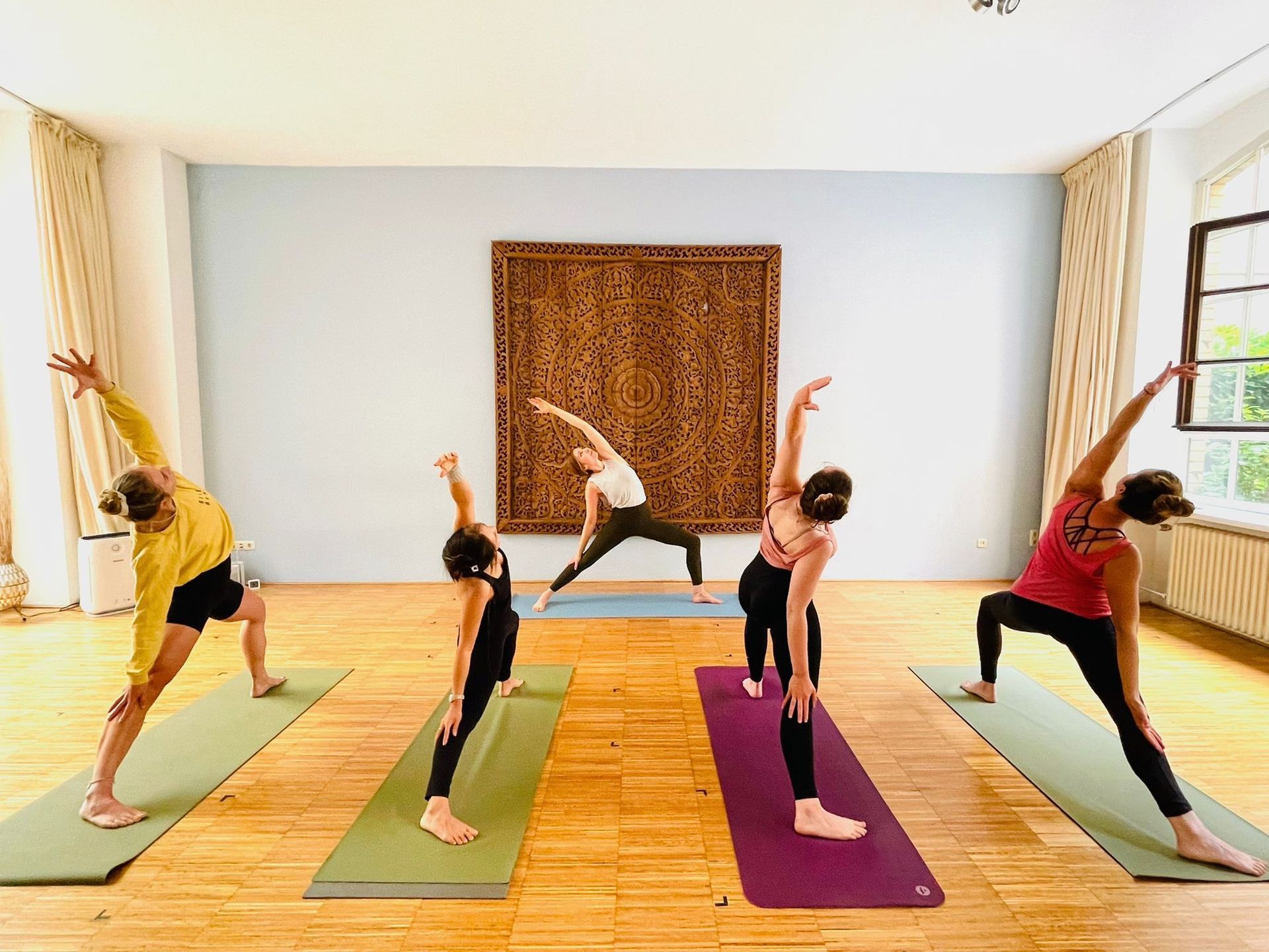 Kombination aus systemischem Ansatz, Yoga und Atemübungen, Resilienz- & Naturtraining