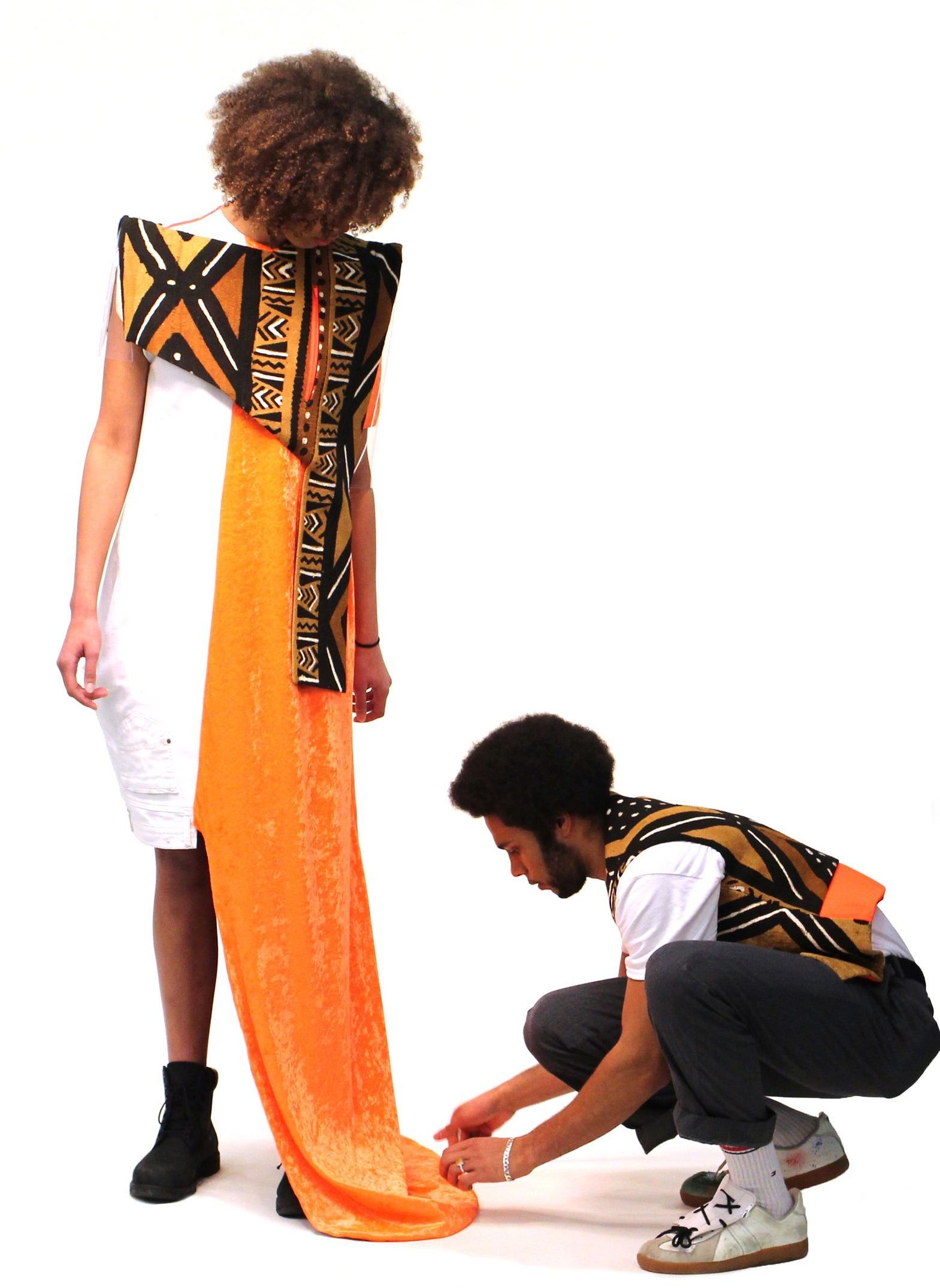 shop sustainable fashion, handcraft, innovation, trendy clothes and accessories, ethically made, eco-conscious, upcycling fashion, All, New, Full Body, Dress, Suit, Overall, Tos, Tank Top, T-Shirt, Polo, Sweatshirt, Pullover, Hoodie, Vest, Blazer, JAcket, Bottoms, Skirt, Short, Pants, Accessories, Hat, Bag, Softwear, Hardwear, Footwear, Do It Yourself, Banana Silk
Kaufen Sie nachhaltige Mode, Handarbeit, Innovation, trendige Kleidung und Accessoires, ethisch hergestellt, umweltbewusst, Upcycling-Mode, Alles, Neu, Ganzkörper, Kleid, Anzug, Overall, Tos, Tanktop, T-Shirt, Polo, Sweatshirt, Pullover, Hoodie, Weste, Blazer, Jacke, Unterteile, Röcke, Shorts, Hosen, Accessoires, Mütze, Tasche, Softwear, Hardwear, Schuhe, Do It Yourself, Bananenseide