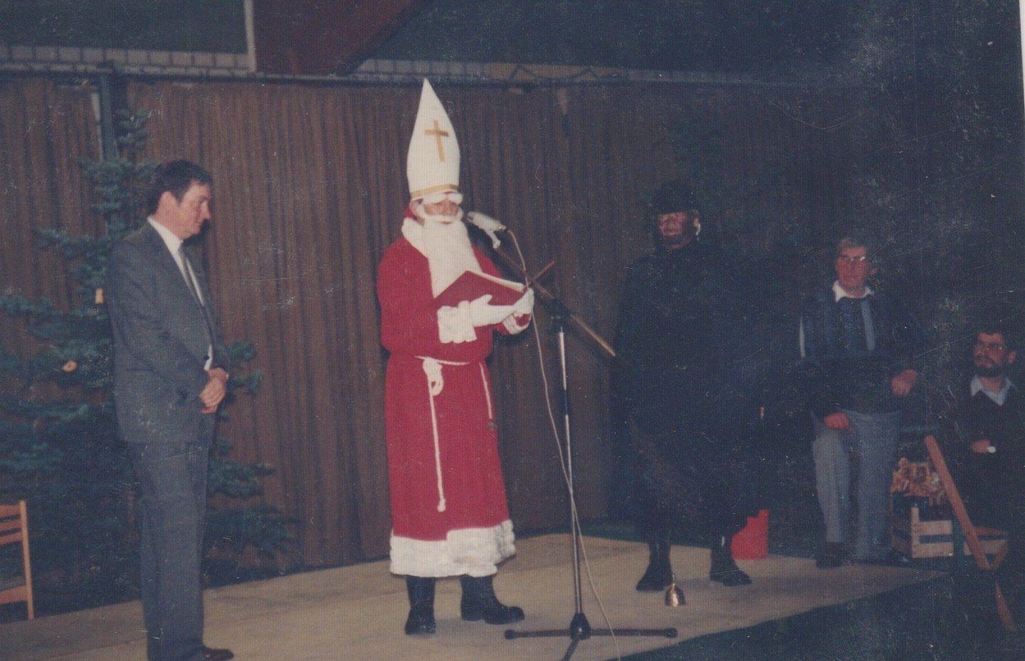 Bild unserer ersten Nikolausfeier aus dem Jahr 1984
