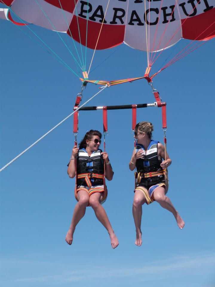 vol deux personne sanary parachute