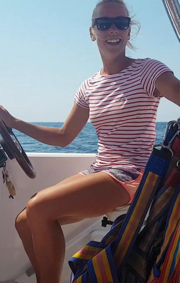 Le parachute ascensionnel est une activité sportive encadrée par un moniteur diplômé par Jeunesse et sports