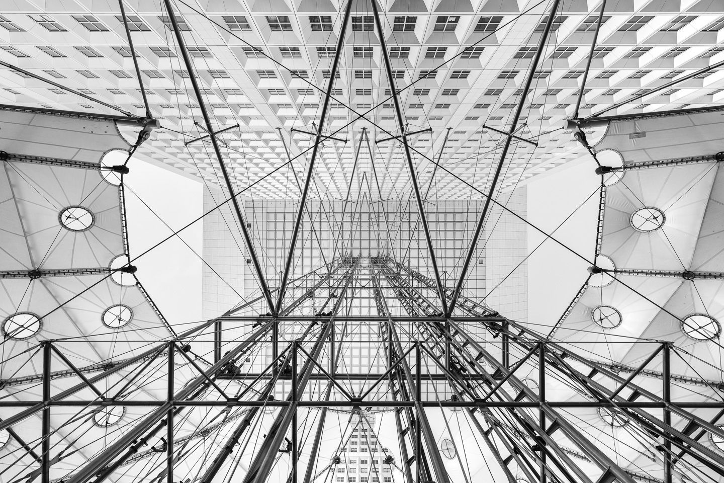 Grande Arche de la Défense - France