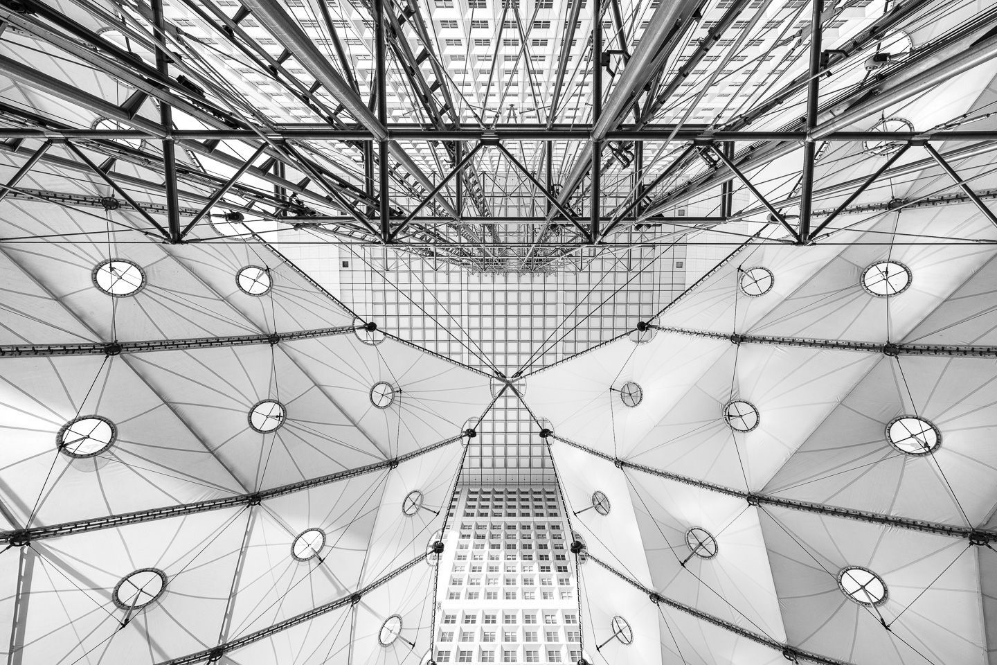 Grande Arche de la Défense - France