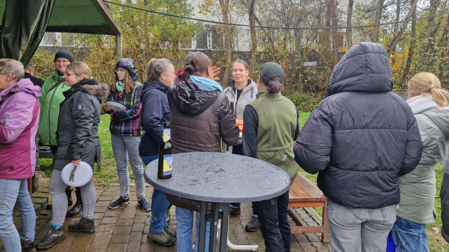 Unsere BH-Prüflinge mit Prüfungsleiter Micha und Ausbildungswartin Bianca