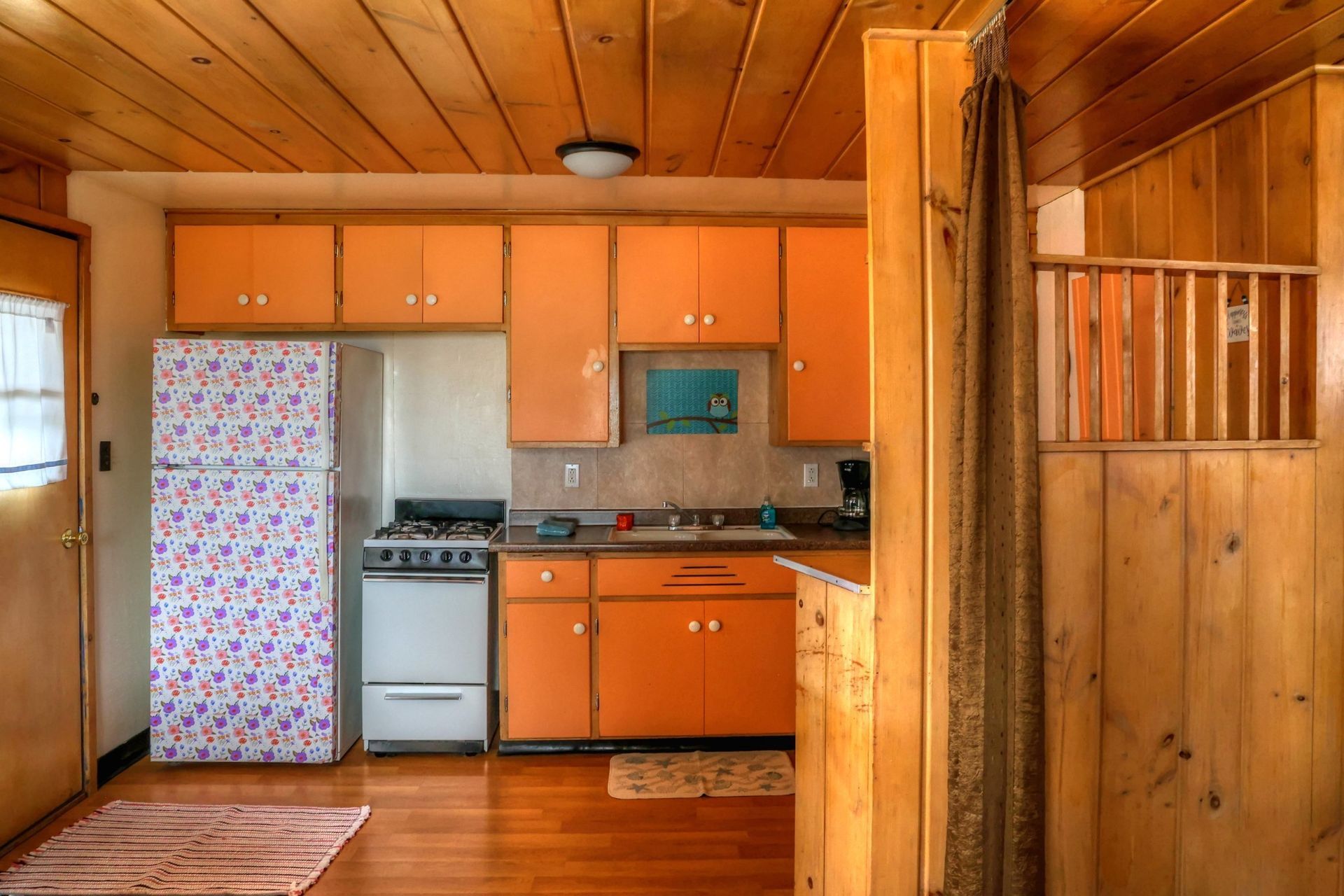 Full Kitchens in cabins at Blue Horizon Court