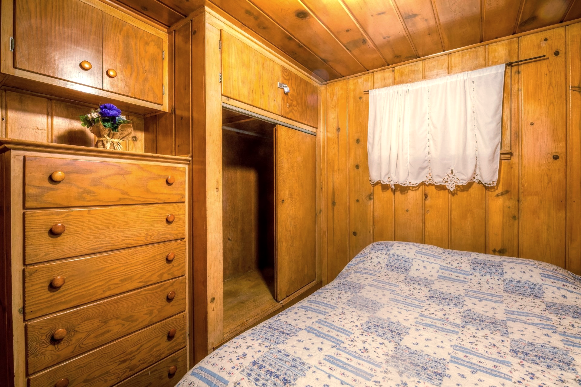 Rustic cabins on Lake Huron