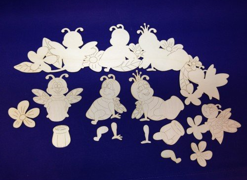 Einzelteile des Bastelsets TürkantenDeko Biene