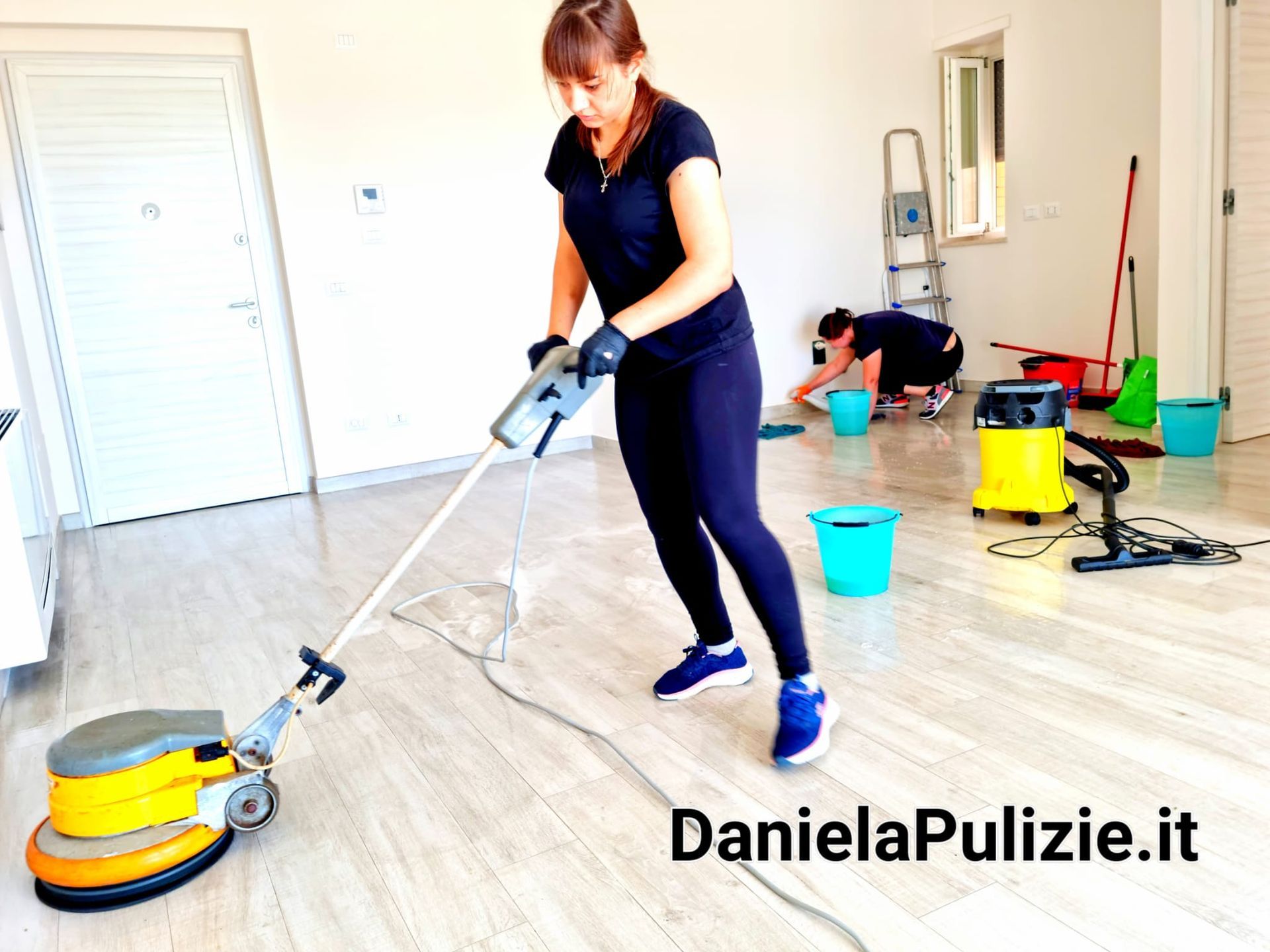 pulizie pavimenti gres porcellanato