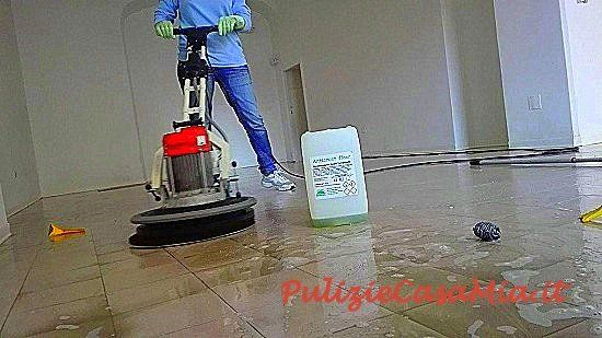 pulizie pavimenti con monospazzola