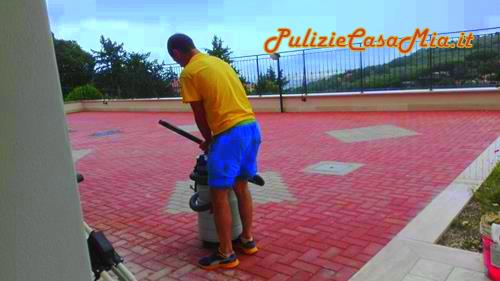 pulizie pavimenti esterni