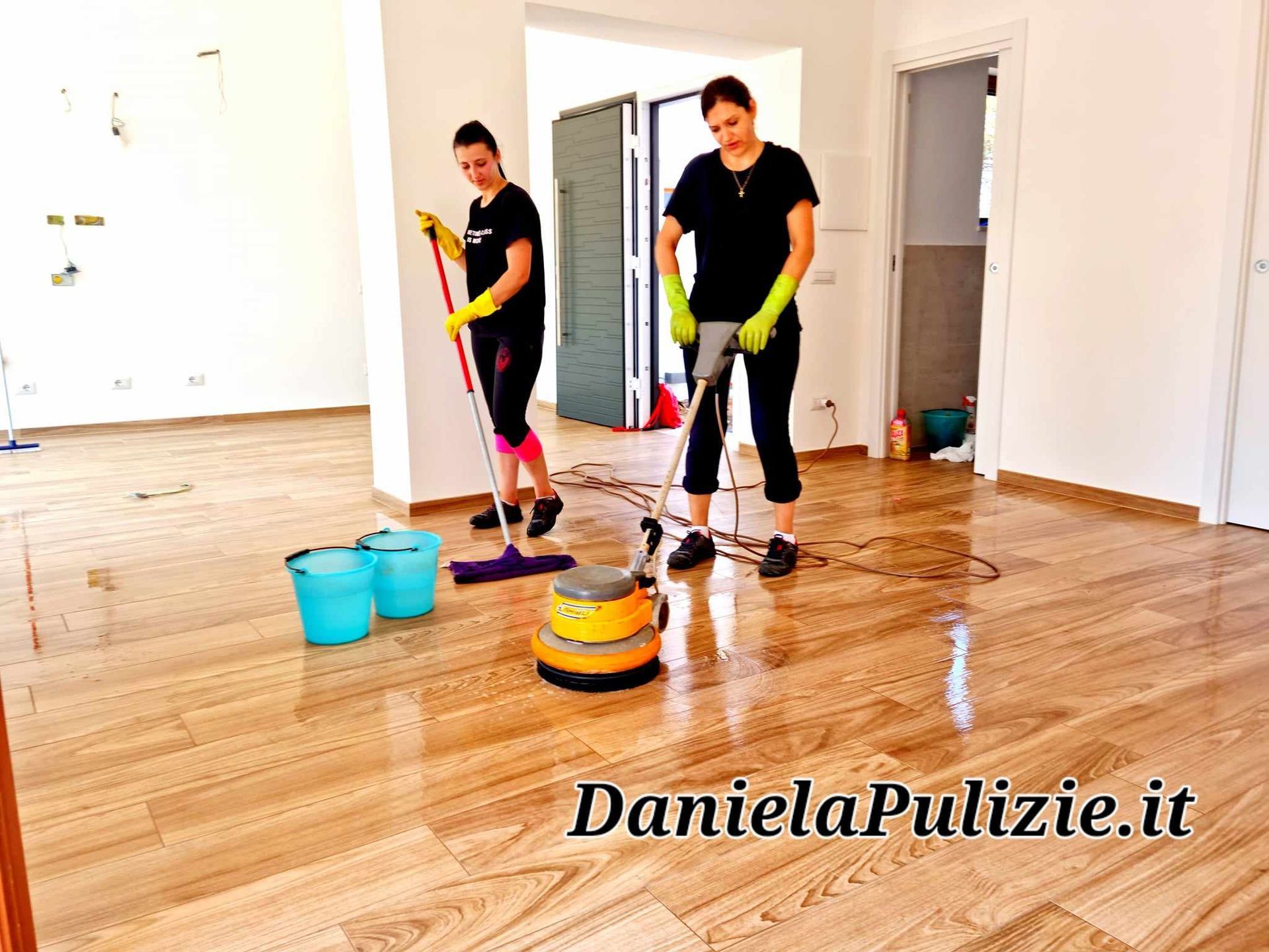 Pulizia fine cantiere gres porcellanato