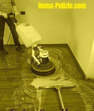 lavaggio a fondo dei pavimenti con la monospazzola lavaggio pavimenti con monospazzola