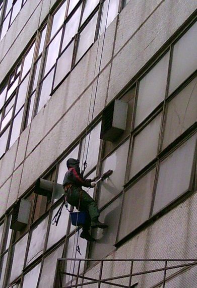 Pulizia Finestre su Fune Roma