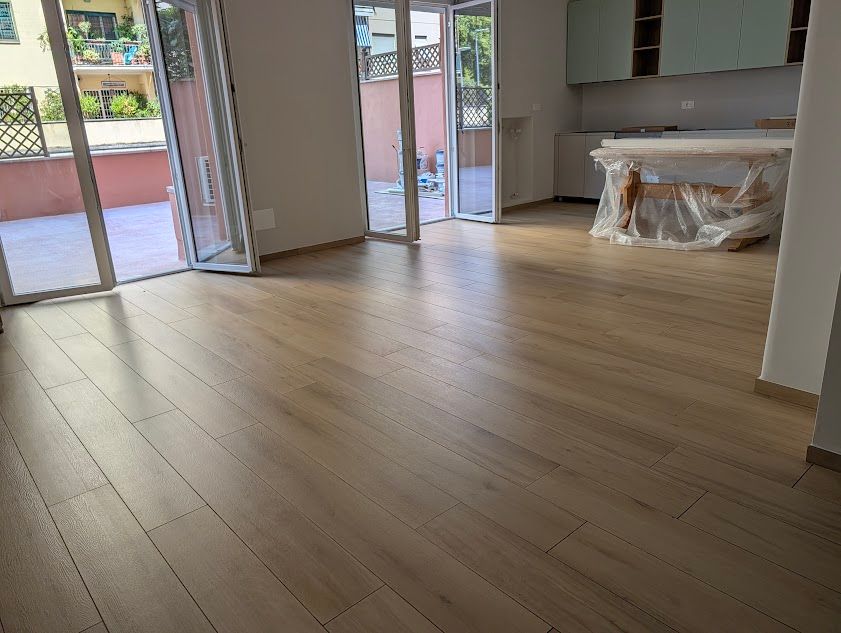 Cucina nuova pulita dopo i lavori di ristrutturazione