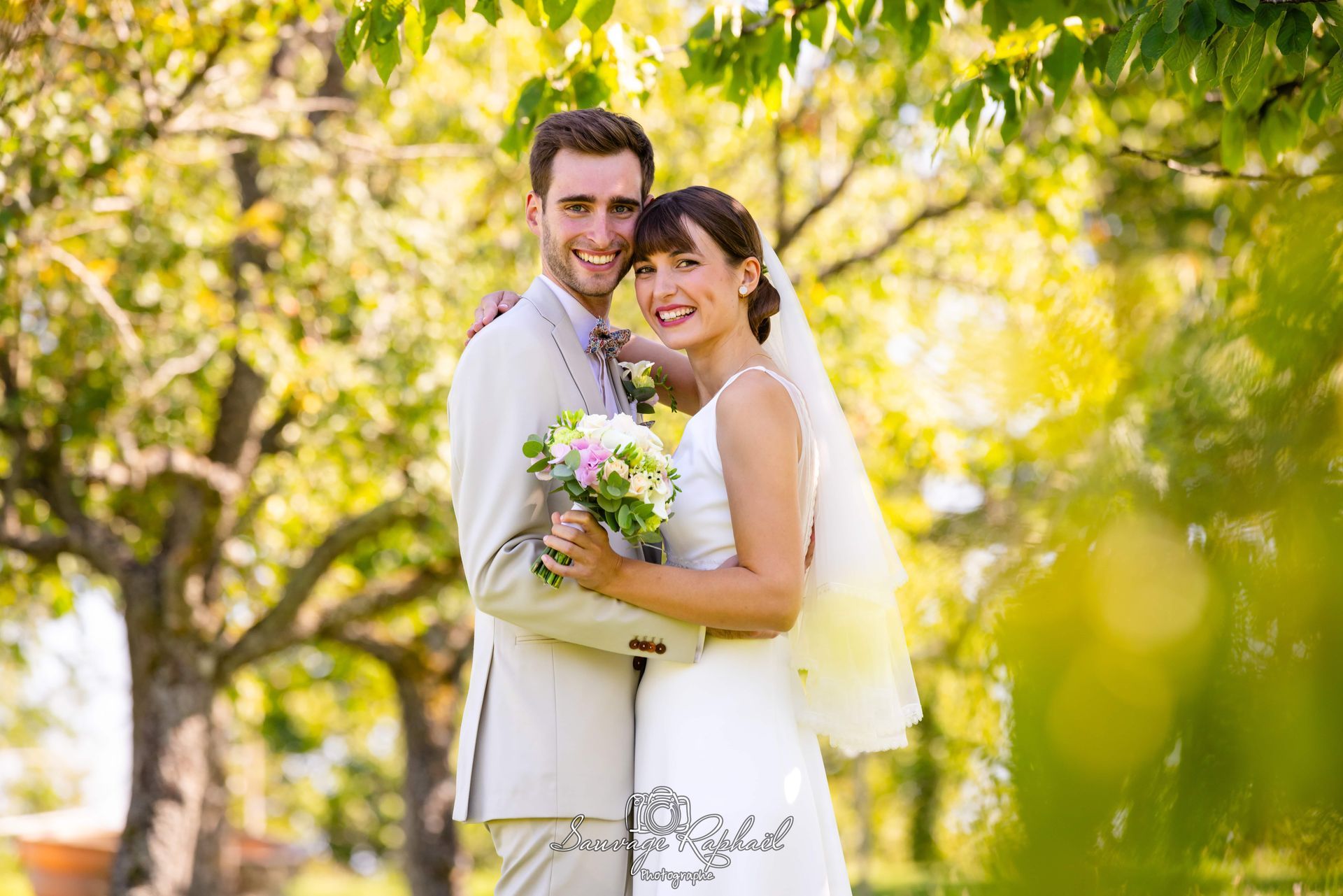 Mariage de Marine et Simon à Kirrwiller Photographe de mariage, Photographe professionnel, Photographie de mariage, Photographe de mariage au Château de l'Ill, Château de l'Ill, Mariage au Château de l'Ill, Lieu de mariage à Ostwald, Photographe de mariage en Alsace, Photos de mariage, Reportage de mariage, Photos de couple, Photos de cérémonie, Photos de réception, Photos de famille, Photos de groupe, Photos de la mariée, Photos du marié, Séance photo de mariage, Photos de mariage en extérieur, Photos de mariage en intérieur, Photographie de mariage créative, Photographie de mariage artistique, Photographe de mariage haut de gamme, Photographe de mariage avec style, Photographe de mariage expérimenté, Photographe de mariage passionné, Photos de mariage romantiques, Photos de mariage naturelles, Photos de mariage émotionnelles, Photos de mariage en noir et blanc, Photos de mariage en couleur, Photos de mariage au coucher du soleil, Photos de mariage dans les jardins du château, Photos de mariage dans les salles du château, Photos de mariage dans les environs d'Ostwald, Photographe de mariage professionnel à Ostwald, Photos de mariage intemporelles, Photos de mariage authentiques, Photos de mariage spontanées, Photos de mariage avec le château en arrière-plan, Photographe de mariage discret, Photographe de mariage attentif, Photographe de mariage à l'écoute des besoins des mariés, Séance photo de couple au Château de l'Ill, Souvenirs de mariage, Moments forts du mariage capturés en images, Photographie de mariage de qualité, Photographe de mariage compétent, Photographe de mariage flexible, Photos de mariage joyeuses, Photographe de mariage professionnel dans la région d'Alsace, Photographie de mariage soignée, Photos de mariage pleines de vie, Photographe de mariage passionné par son métier.