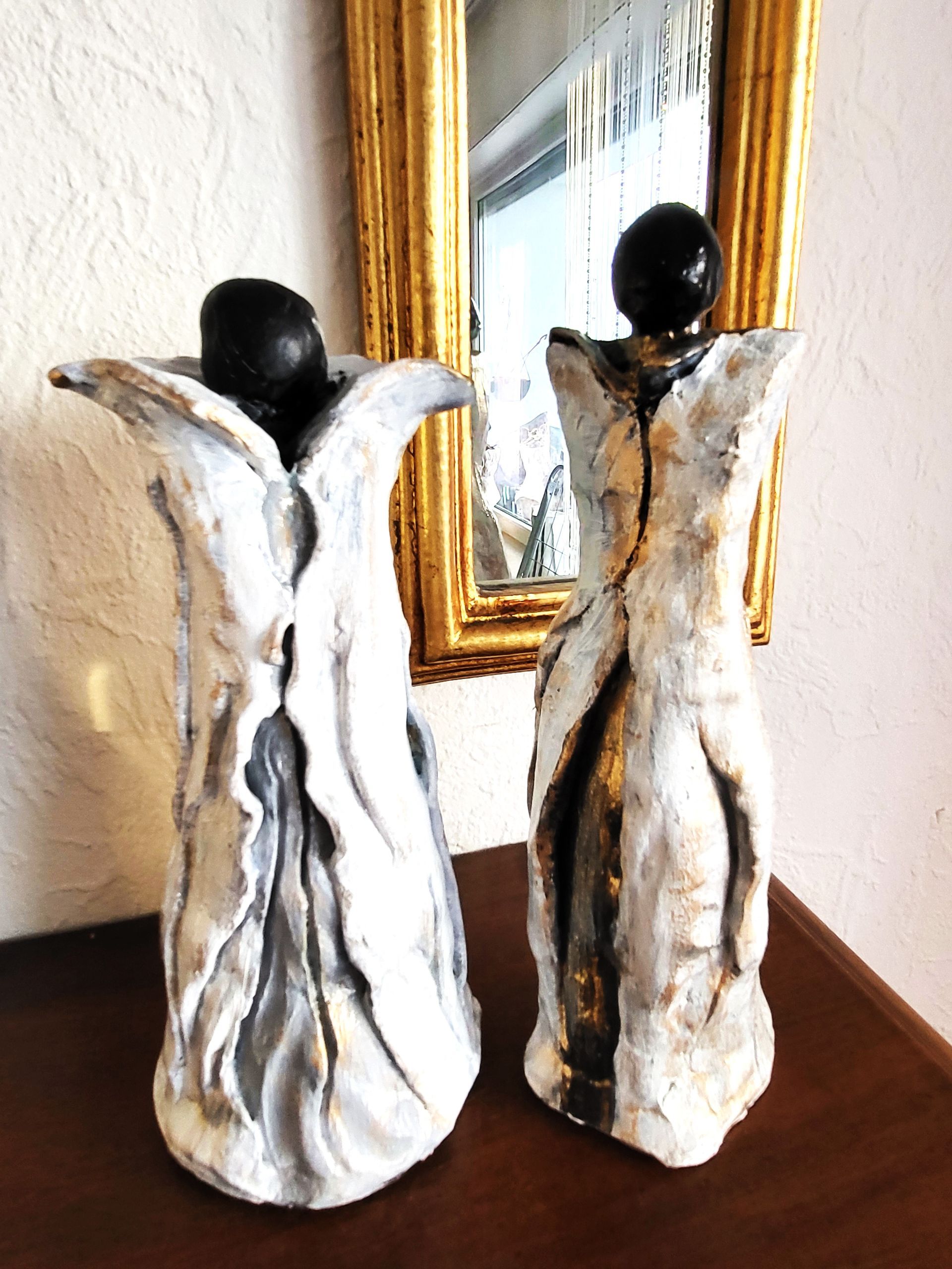 gebrannter Ton, handbemalt - je 80 Euro