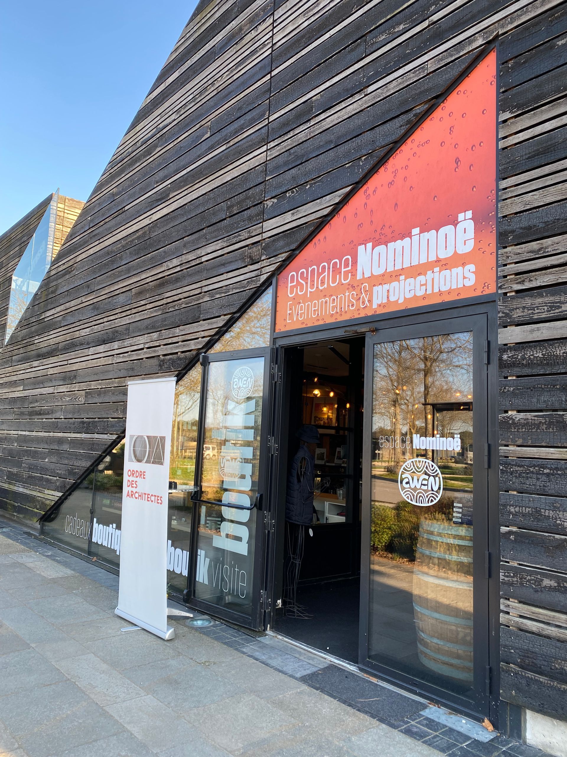 Façade du lieu de la cérémonie de prestation de serment des architectes (Bretagne)