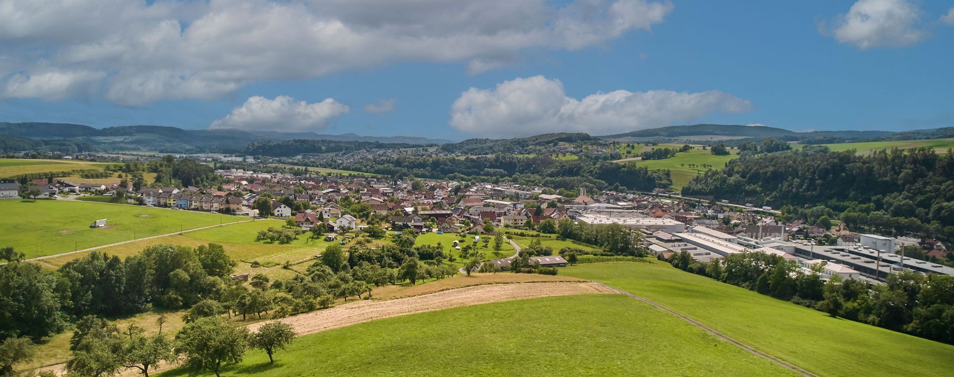 Ruhige Umgebung der Unterkunft im Wutachtal, nahe der Schweizer Grenze.