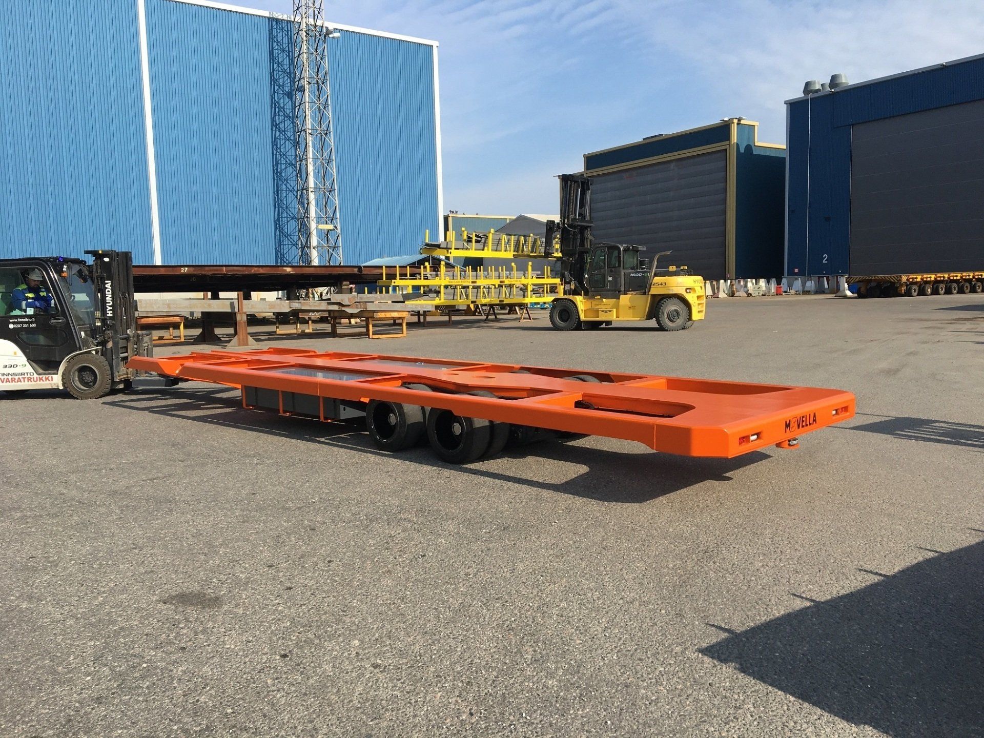 Cargolifter / Hakenlifter / Innenlader