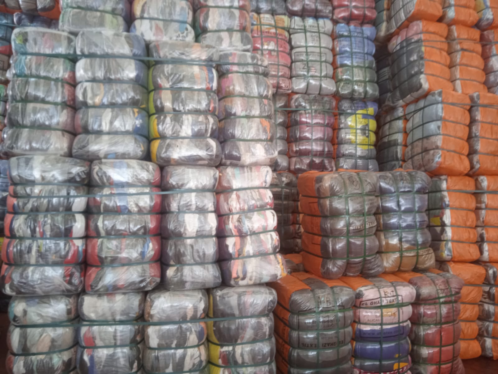 ORIGINAL USED CLOTHING COMPANY textilesmark company specializing in the import-export original second hand used clothes and shoes wholesale.in spain