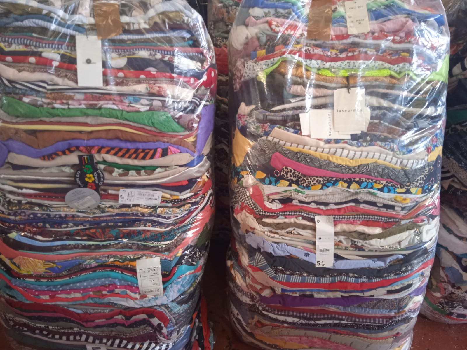USED CLOTHING COMPANY HIGH-QUALITY SECONDHAND CLOTHES