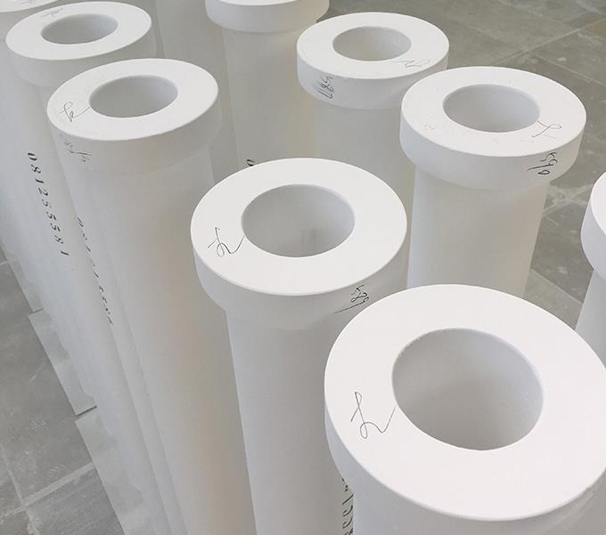 Aluminiumtitanat Steigrohre und Dosierrohre Aluminiumtitanat Steigrohre und Dosierrohre