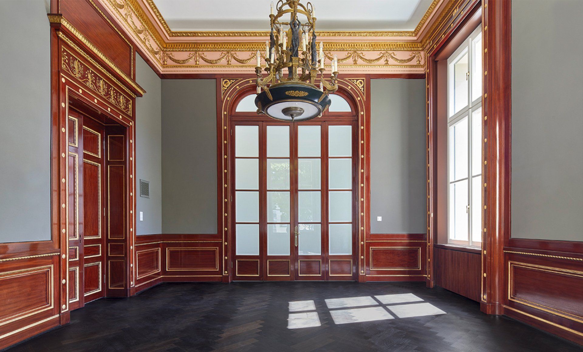 Foyer im Palais Oppenheim Köln mit repräsentativem Lichtdesign