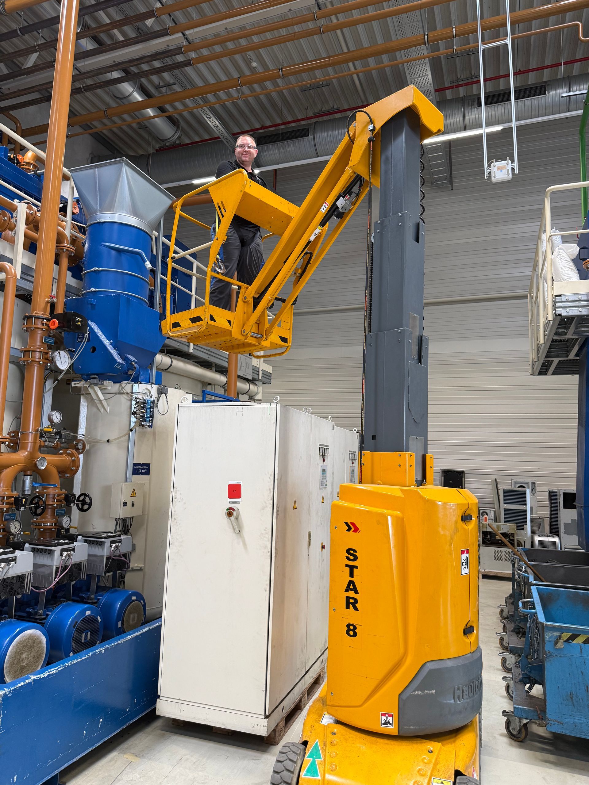 Jetzt Hubarbeitsbühnen Ausbildung absolvieren bei Stapler Schmidt. Praxisnah, rechtssicher und nach