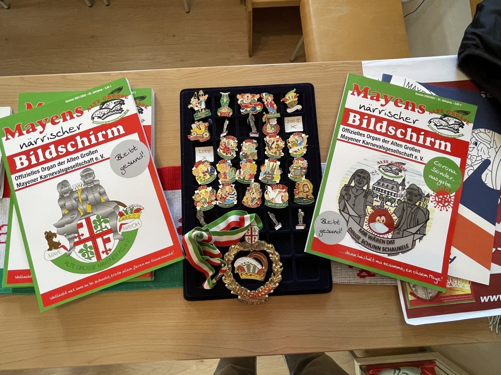 Pins & Orden