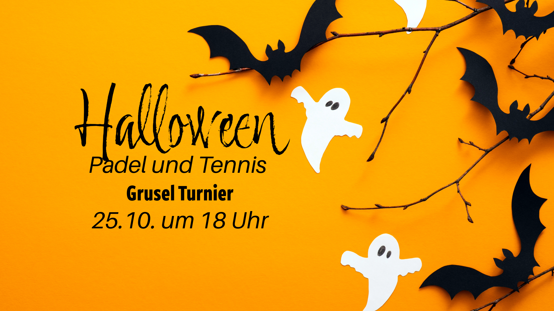 Mann und Frau spielen gemeinsam Padel