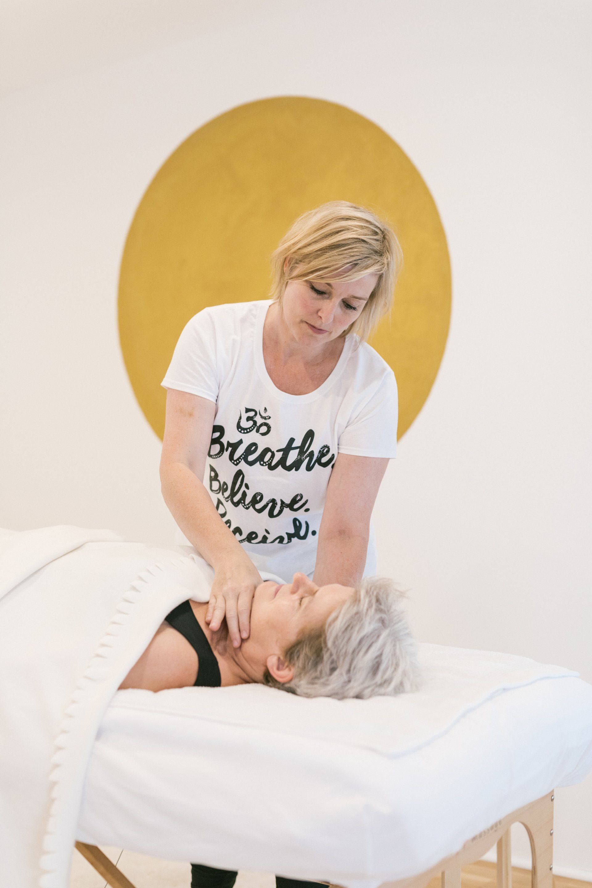 Craniosacral work on the skull (cranium)