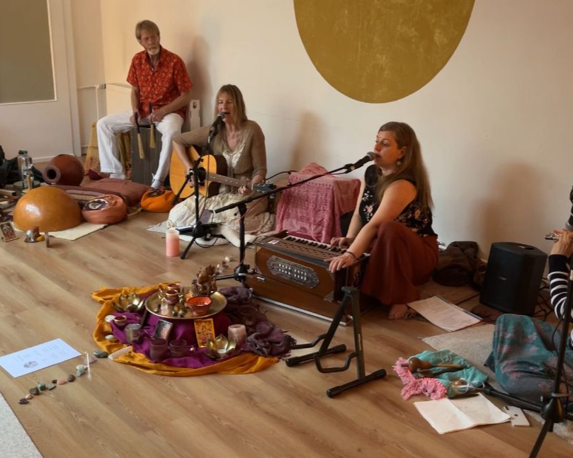 Alexandra Brand, Familien Coaching, Familienaufstellungen, CranioSacral, Meditation, OSHO